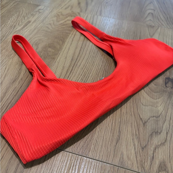 Vibrant Red Ribbed Bikini Top - Picture 2 of 3